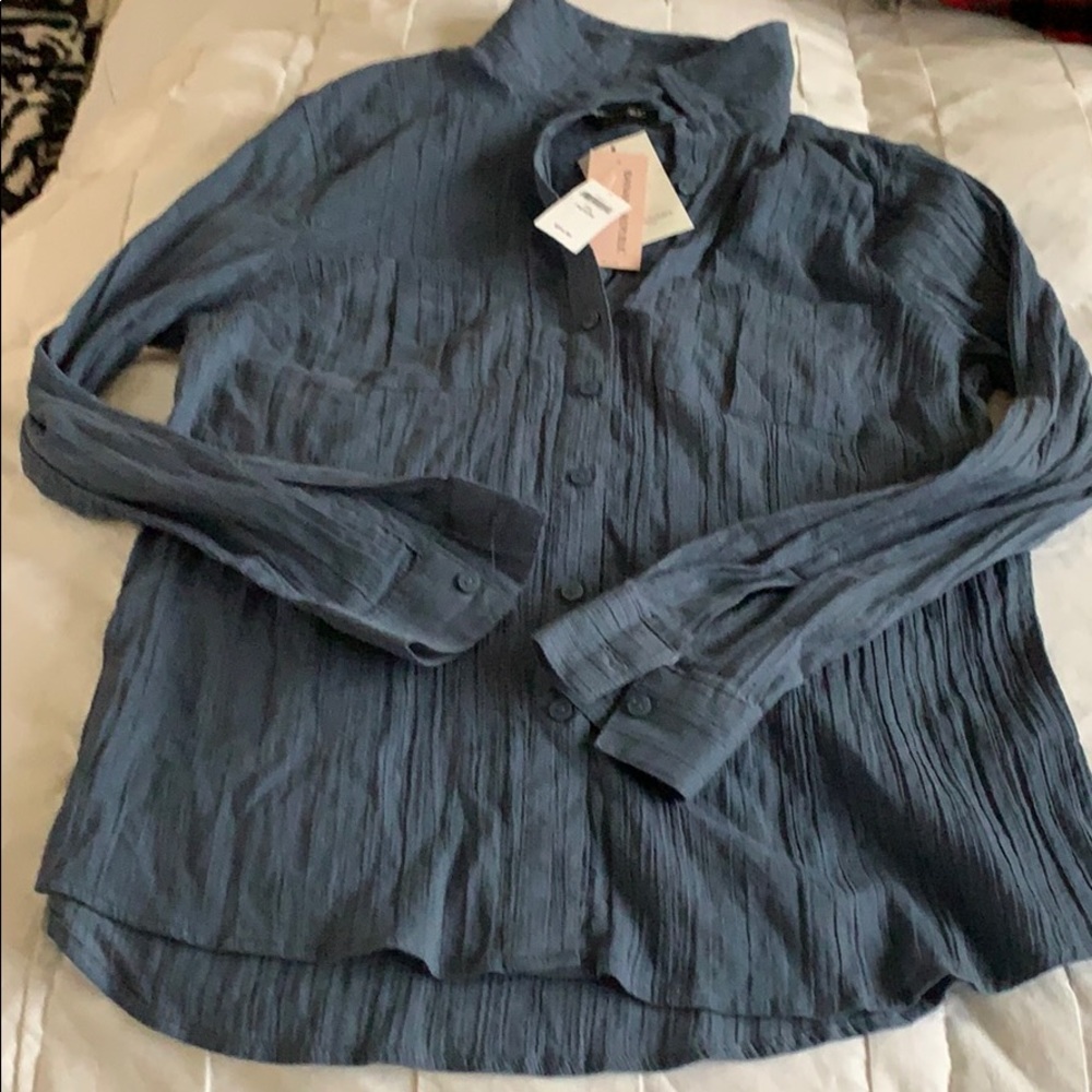 Banana Rep NWT Petite Button Down - Picture 2 of 6